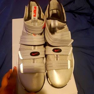 Size 12 - Nike LeBron Soldier 11 Silver Bullet 2017